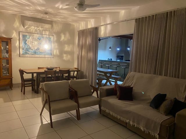Casa com 240m² 3 quartos e 4 banheiros, à venda, no bairro Despraiado em Cuiabá