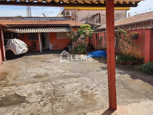 Casa com 300m² 1 quarto e 1 banheiro, à venda, no bairro Vila Santa Rosa em Mococa
