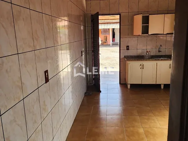 Casa com 300m² 1 quarto e 1 banheiro, à venda, no bairro Vila Santa Rosa em Mococa
