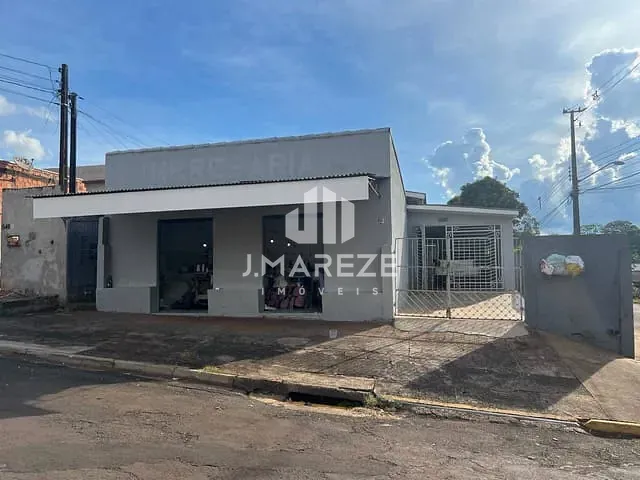 Casa 3 quartos e 2 banheiros, à venda, no bairro Jardim Ponta Grossa em Apucarana