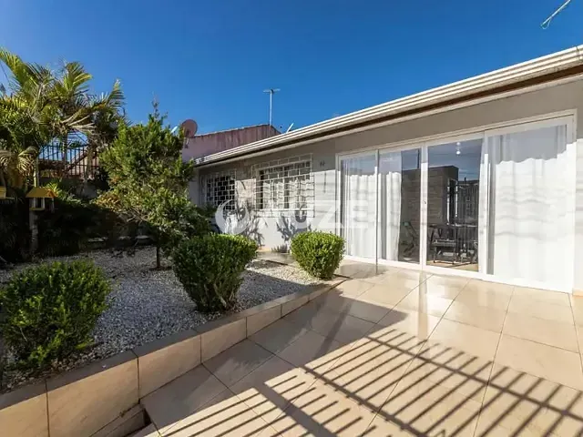 Casa com 100m² 3 quartos e 2 banheiros, à venda, no bairro Rivabem em Campo Largo
