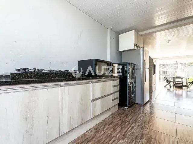 Casa com 100m² 3 quartos e 2 banheiros, à venda, no bairro Rivabem em Campo Largo