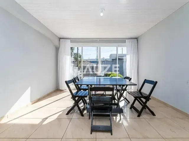 Casa com 100m² 3 quartos e 2 banheiros, à venda, no bairro Rivabem em Campo Largo