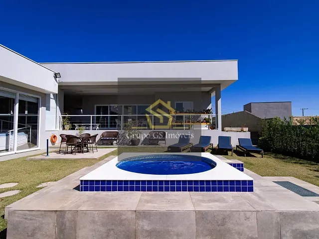 Casa com 1000m² 3 quartos e 5 banheiros, à venda, no bairro Centro em Vinhedo