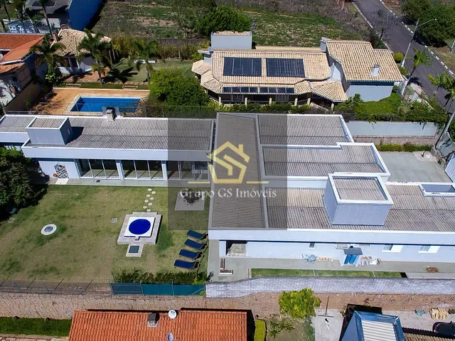 Casa com 1000m² 3 quartos e 5 banheiros, à venda, no bairro Centro em Vinhedo