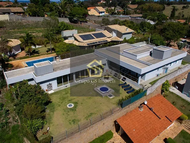 Casa com 1000m² 3 quartos e 5 banheiros, à venda, no bairro Centro em Vinhedo