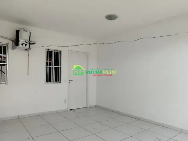 Casa 4 quartos e 1 banheiro, à venda, no bairro Planalto em Teresina
