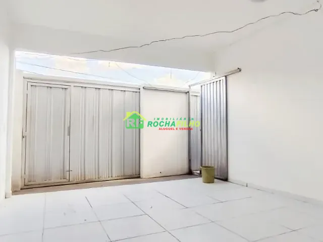 Casa 4 quartos e 1 banheiro, à venda, no bairro Planalto em Teresina