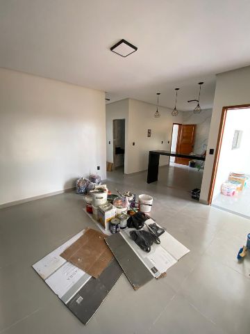 Casa com 160m² 2 quartos e 2 banheiros, para alugar, no bairro Canafístula em Arapiraca