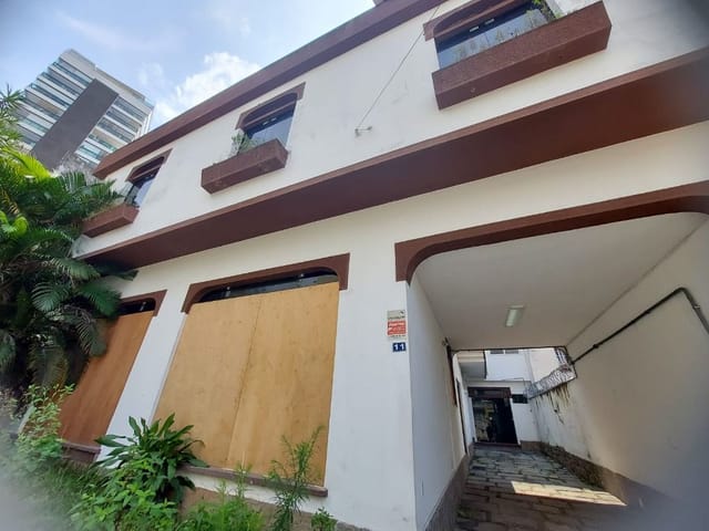 Foto do Casa - Casa para Locação Comercial com 4 quartos - Santa Rosa - Niterói/RJ | SelfSpin