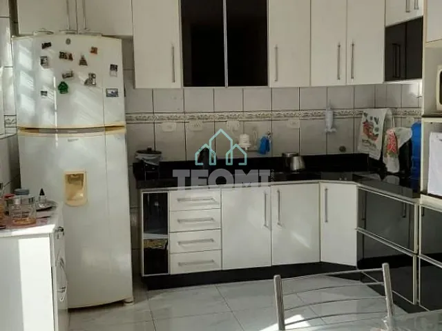 Casa com 250m² 4 quartos e 3 banheiros, à venda, no bairro Jardim Santa Clara em Taubaté
