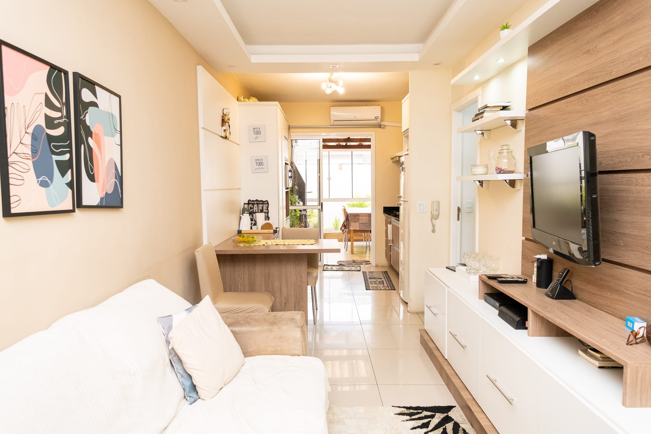 Casa à venda no Moradas Club 1, Três Vendas: 70 m², 2 quartos (sendo 1 suíte), área gourmet com churrasqueira e 1 vaga.