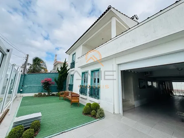 Casa com 376m² 5 quartos e 4 banheiros, à venda, no bairro Laranjal em Pelotas
