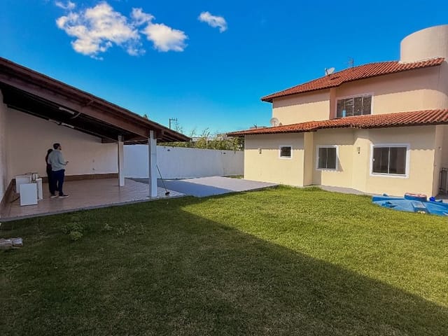 Casa com 457m² 4 quartos e 3 banheiros, à venda, no bairro Lagoa em Macaé