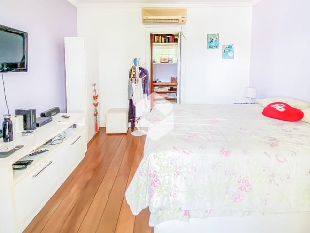 Casa com 1000m² 4 quartos e 8 banheiros, à venda, no bairro Barra da Tijuca em Rio de Janeiro
