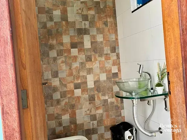 Casa 3 quartos e 2 banheiros, à venda, no bairro Loteamento Madrid em Maringá