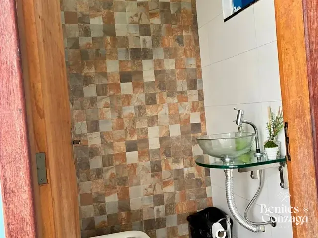Casa 3 quartos e 2 banheiros, à venda, no bairro Loteamento Madrid em Maringá