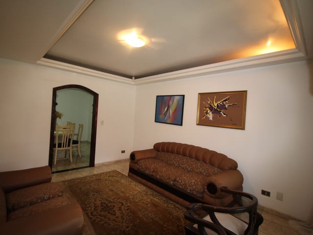Casa com 420m² 4 quartos e 2 banheiros, à venda, no bairro Olarias em Ponta Grossa