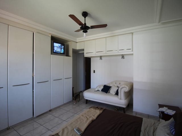 Casa com 420m² 4 quartos e 2 banheiros, à venda, no bairro Olarias em Ponta Grossa