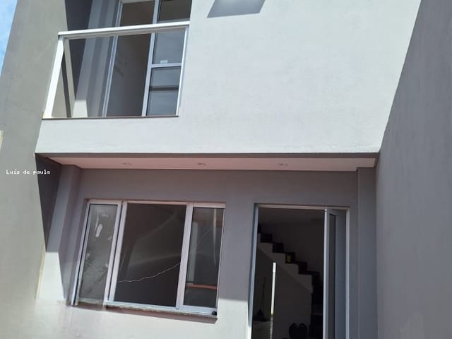 Casa 2 quartos e 3 banheiros, à venda, no bairro Calmon Viana em Poá