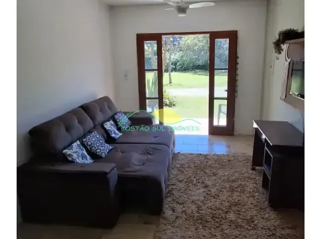 Casa com 75m² 2 quartos e 2 banheiros, para alugar, no bairro Armação do Pântano do Sul em Florianópolis