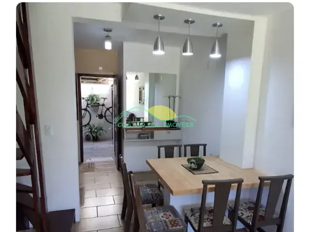 Casa com 75m² 2 quartos e 2 banheiros, para alugar, no bairro Armação do Pântano do Sul em Florianópolis