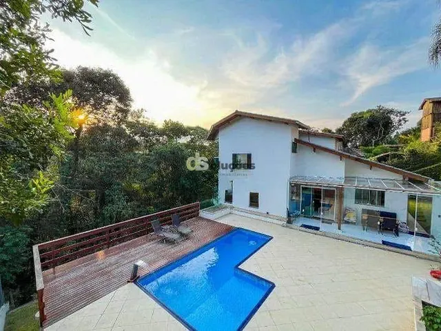 Casa com 1000m² 4 quartos e 6 banheiros, à venda ou para alugar, no bairro Caraguatá em Mairiporã