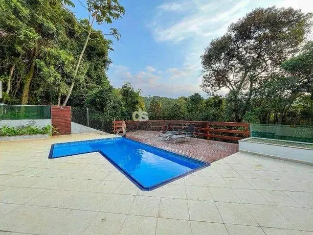 Casa com 1000m² 4 quartos e 6 banheiros, à venda ou para alugar, no bairro Caraguatá em Mairiporã