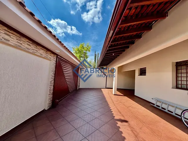 Casa com 275m² 3 quartos e 2 banheiros, à venda, no bairro Nova Vinhedo em Vinhedo