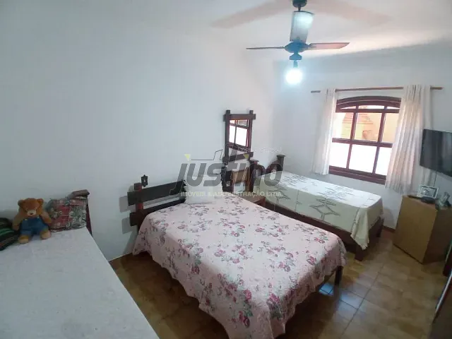 Casa com 450m² 3 quartos e 2 banheiros, à venda, no bairro Cibratel I em Itanhaém