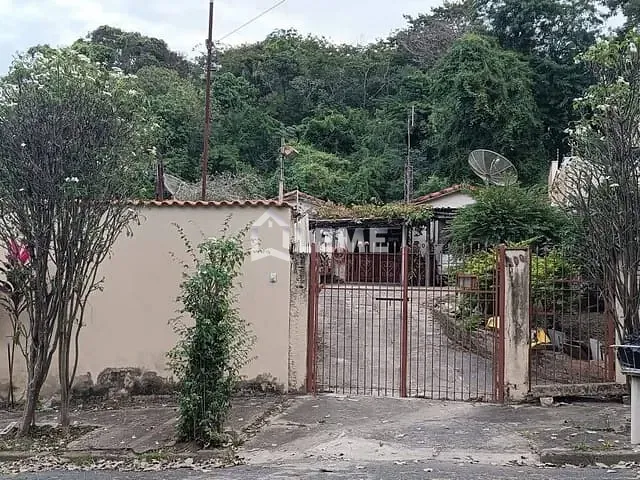 Casa com 360m² 3 quartos e 3 banheiros, à venda, no bairro Vila Quintino em Mococa