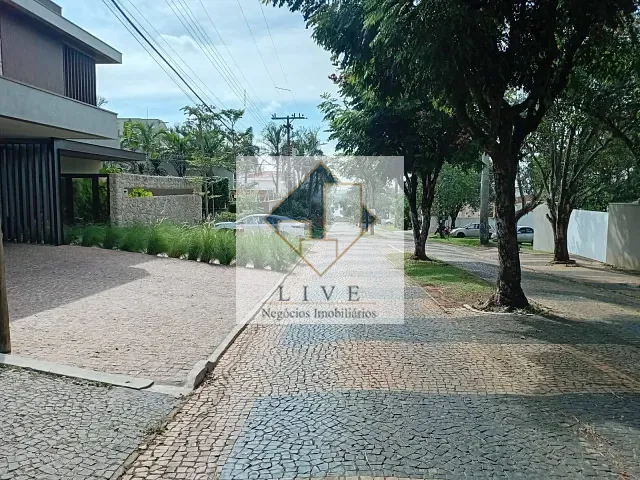 Casa 3 quartos e 4 banheiros, à venda, no bairro Iate Clube de Americana em Americana