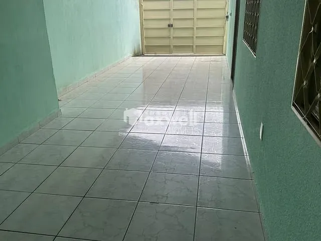 Casa 3 quartos e 1 banheiro, para alugar, no bairro Papillon Park em Aparecida de Goiânia