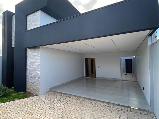 Casa com 300m² 3 quartos e 2 banheiros, à venda, no bairro Sonhalto Videira em Sinop