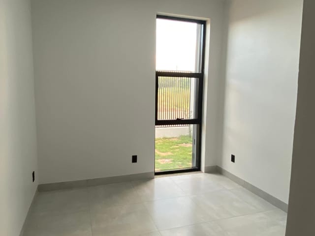 Casa com 300m² 3 quartos e 2 banheiros, à venda, no bairro Sonhalto Videira em Sinop