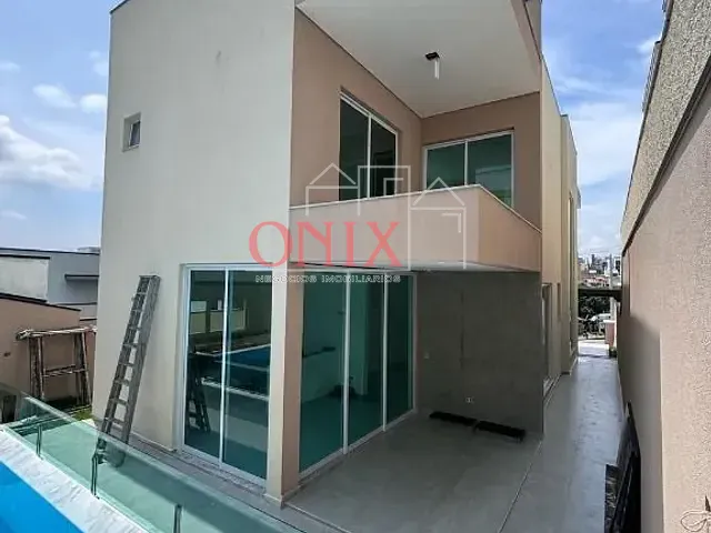 Casa com 370m² 4 quartos e 6 banheiros, à venda, no bairro Residencial Estância Bom Repouso em Mogi das Cruzes