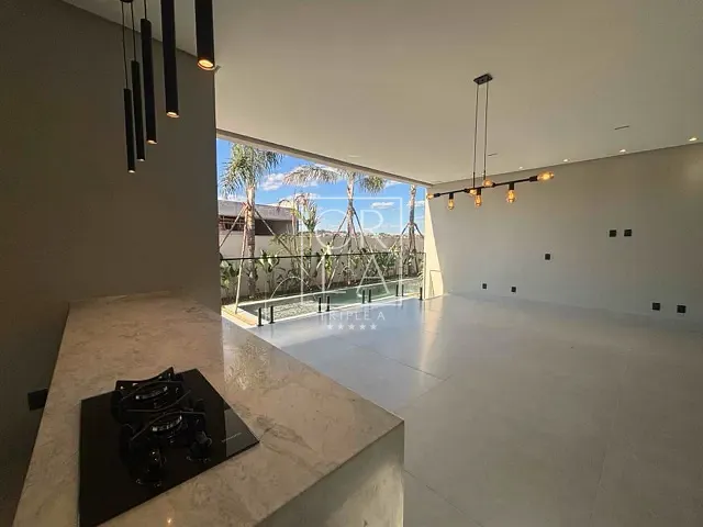 Casa com 660m² 4 quartos e 6 banheiros, à venda, no bairro Plateau D'or em Goiânia