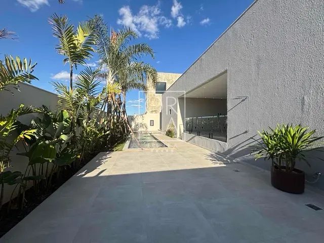 Casa com 660m² 4 quartos e 6 banheiros, à venda, no bairro Plateau D'or em Goiânia