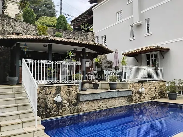 Casa 3 quartos e 4 banheiros, à venda, no bairro Vila Santos em São Paulo