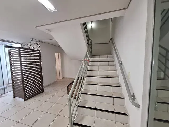 Casa com 801m², para alugar, no bairro Jardim Presidente em Londrina