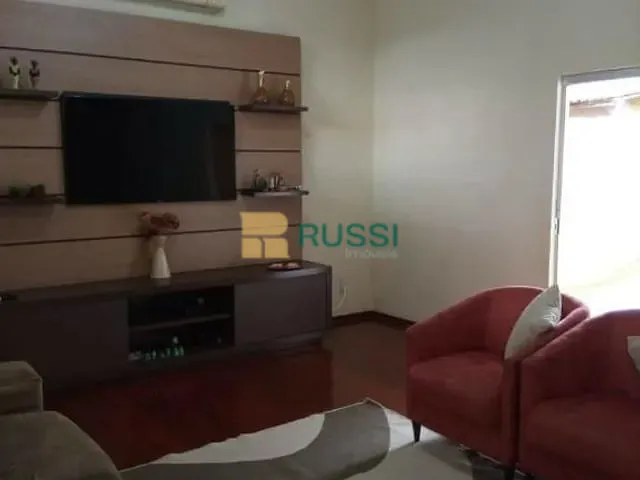 Casa com 500m² 3 quartos e 3 banheiros, à venda, no bairro Bosque dos Eucaliptos em São José dos Campos