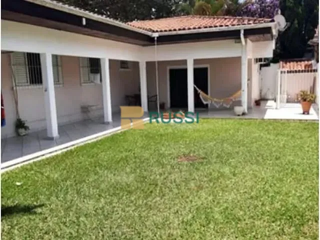 Casa com 500m² 3 quartos e 3 banheiros, à venda, no bairro Bosque dos Eucaliptos em São José dos Campos