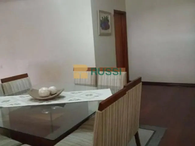 Casa com 500m² 3 quartos e 3 banheiros, à venda, no bairro Bosque dos Eucaliptos em São José dos Campos