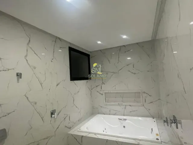 Casa com 417m² 4 quartos e 5 banheiros, à venda, no bairro Residencial Goiânia Golfe Clube em Goiânia