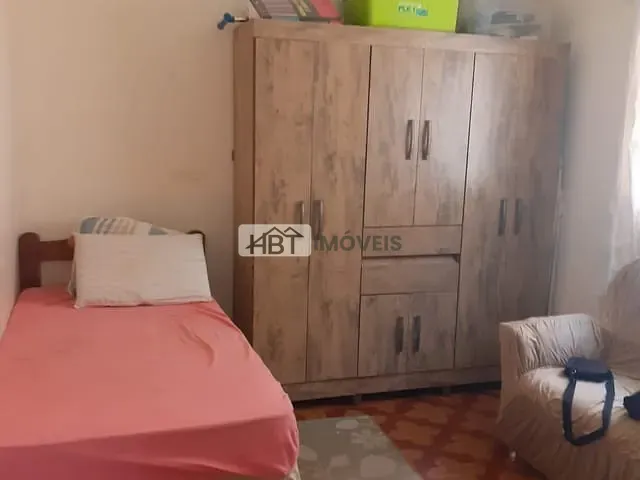 Casa 2 quartos e 1 banheiro, à venda, no bairro Parque Residencial Castelo em Bauru