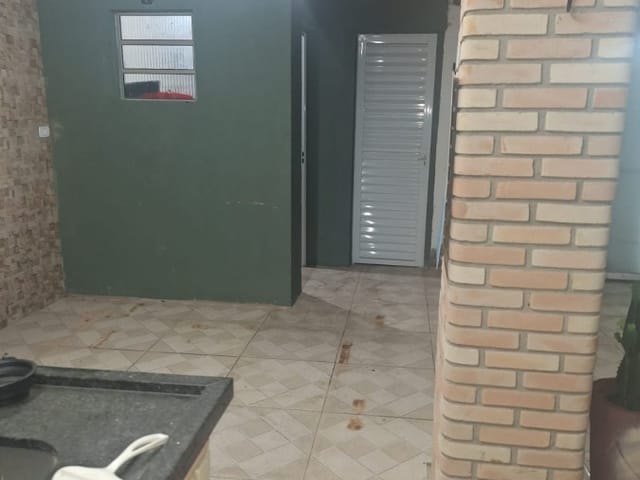 Casa 3 quartos e 4 banheiros, à venda, no bairro Parque Maria Helena em Suzano