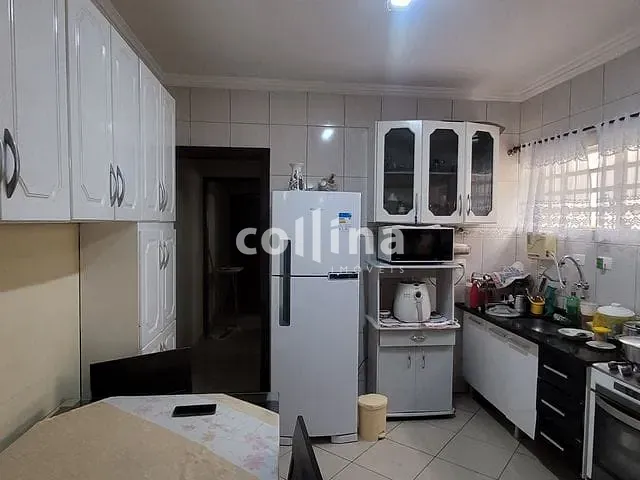 Casa com 94m² 3 quartos e 3 banheiros, à venda, no bairro Centro em Carapicuíba