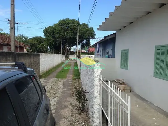 Casa 2 quartos e 2 banheiros, à venda, no bairro Armação do Pântano do Sul em Florianópolis