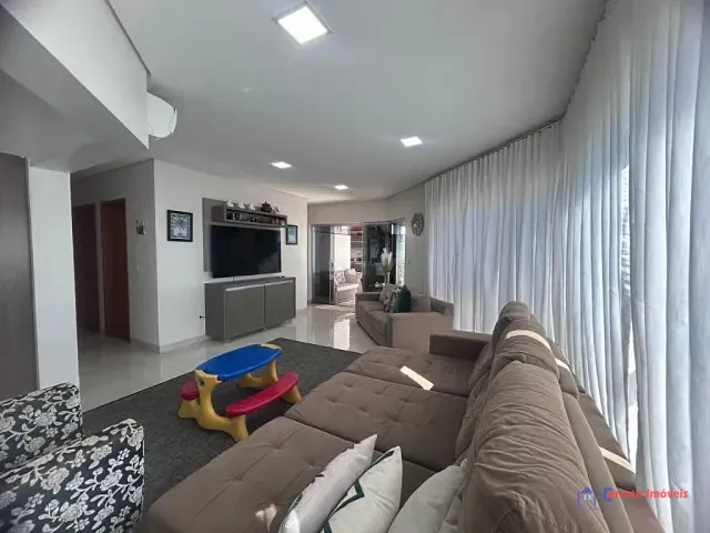 Casa com 360m² 4 quartos e 4 banheiros, à venda, no bairro Village do Lago em Três Lagoas