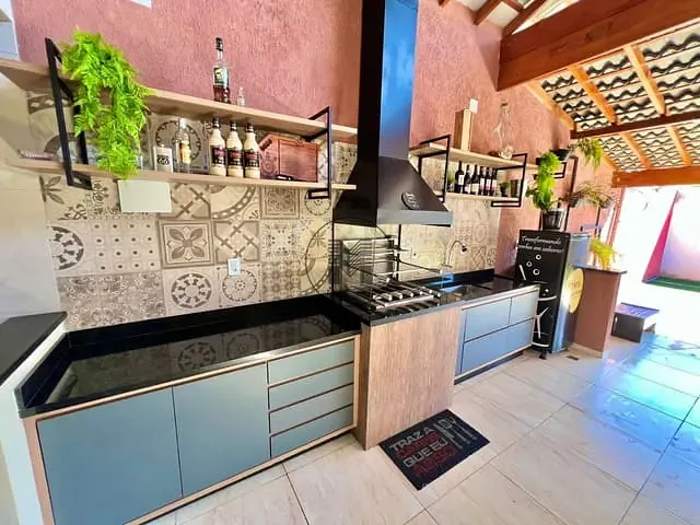 Casa com 272m² 1 quarto e 2 banheiros, à venda, no bairro Residencial Santa Bárbara em Guaratinguetá